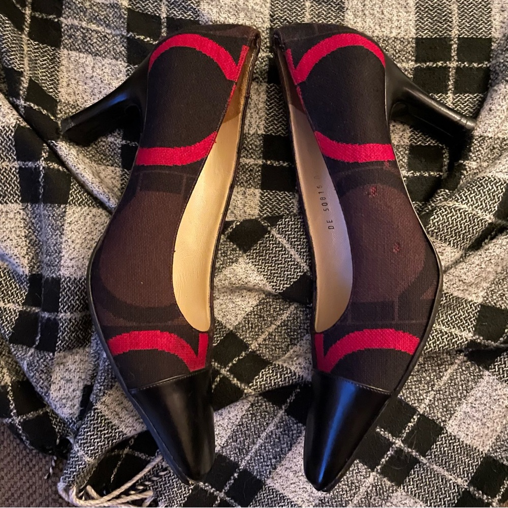 Salvatore Ferragamo Black / Brown / Red Fabric Kitten Heels 9B Vintage